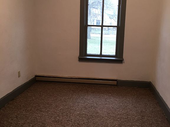 4th image of 212 N 1st St