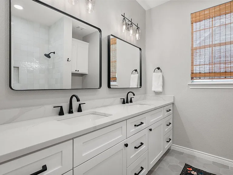 1702 Forest Bend Ln — Photo 28