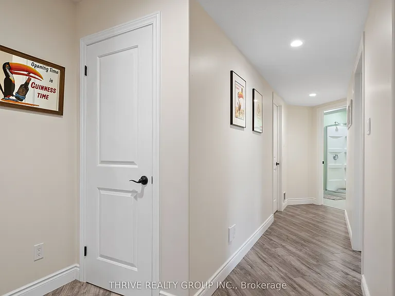 12 Ashwood Cres — Photo 30