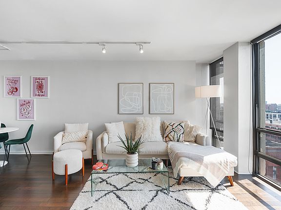 4th image of 1660 N La Salle St #1210