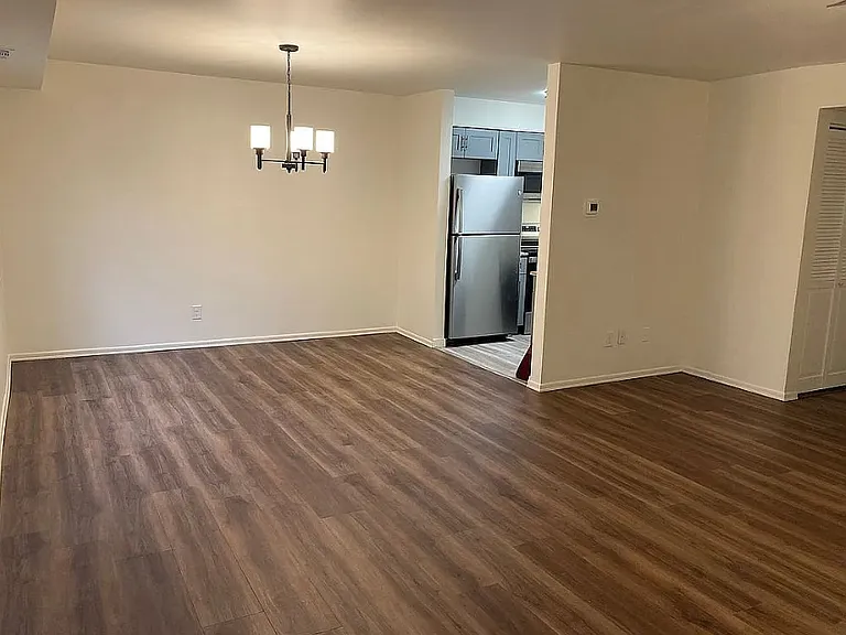 129 Baywood Ave #1A2 — Photo 2