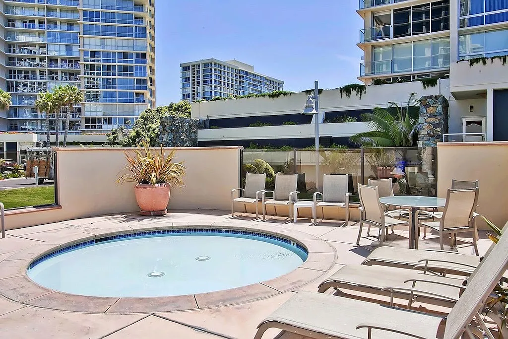 1 bed, 663 sqft, $5,995 — Photo 1