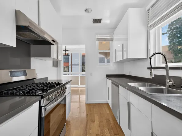 10751 Holman Ave, Los Angeles, CA