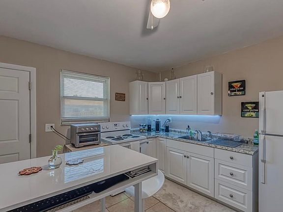 5th image of 1411 NW 10th St #F