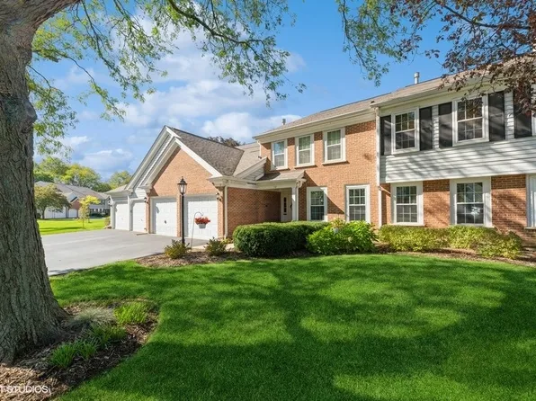 12 Country Club Dr APT B, Prospect Heights, IL 60070