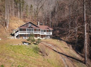 1371 Smoky Cove Rd, Whittier, NC 28789