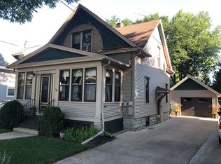 1318 Rahr Ave, Oshkosh, WI 54901