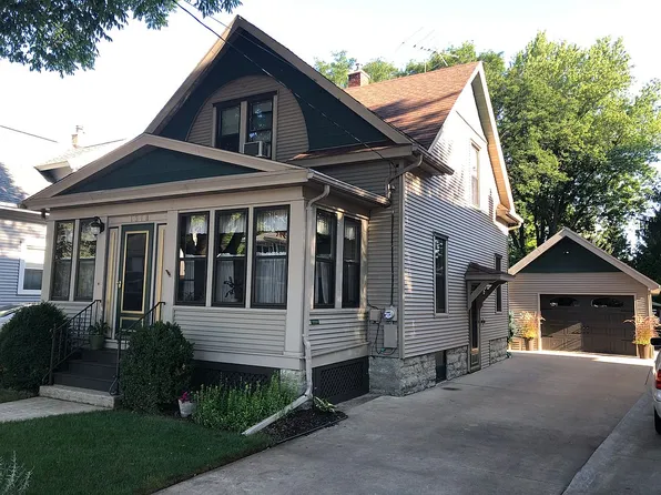 1318 Rahr Ave, Oshkosh, WI 54901