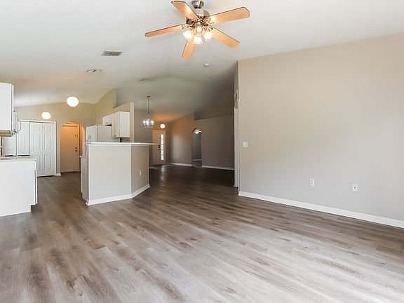 4th image of 1410 Alhambra Crest Dr