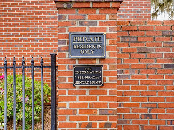 5th image of 895 Ribaut Rd APT 9