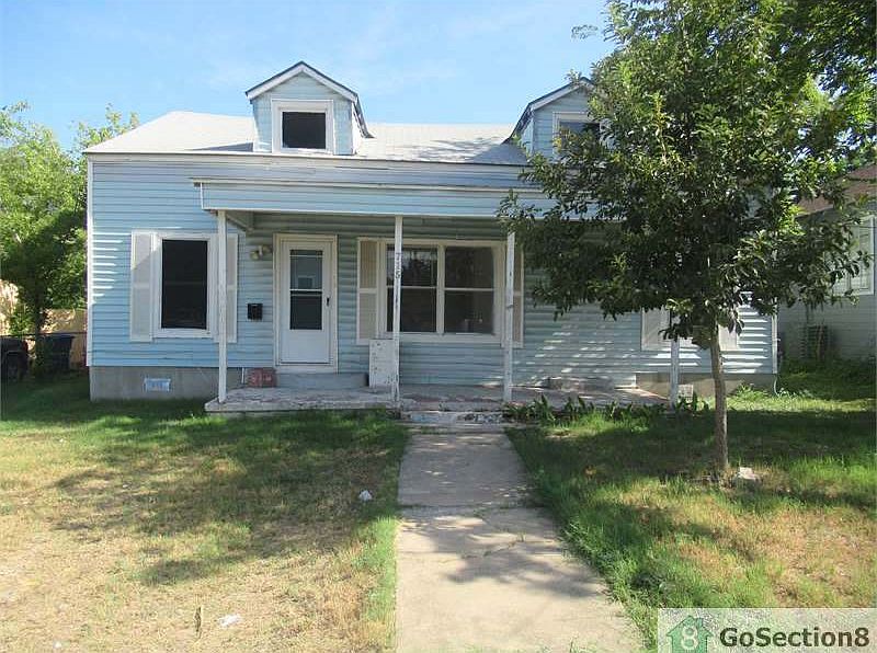 1st image of 715 Dakota St