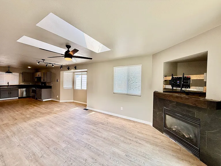 4631 Fencer Rd — Photo 3