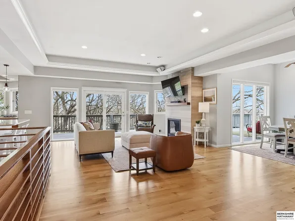 21839 Hillandale Rd, Elkhorn, NE 68022