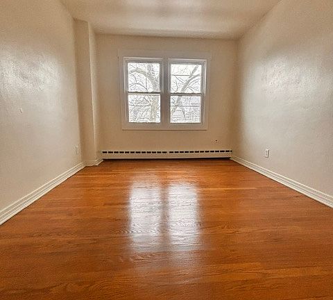 3rd image of 127 Park Pl APT 4