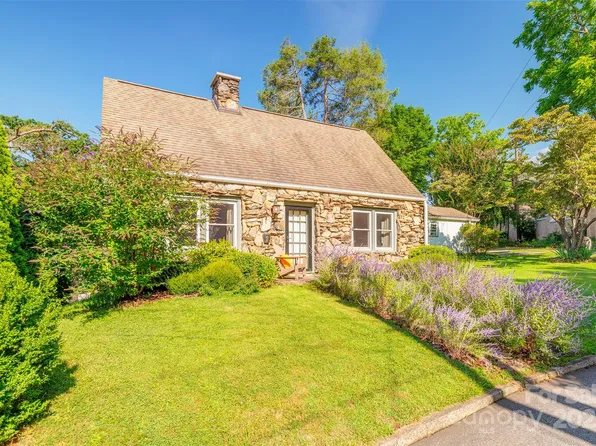 6 Craggy Cir, Asheville, NC 28803