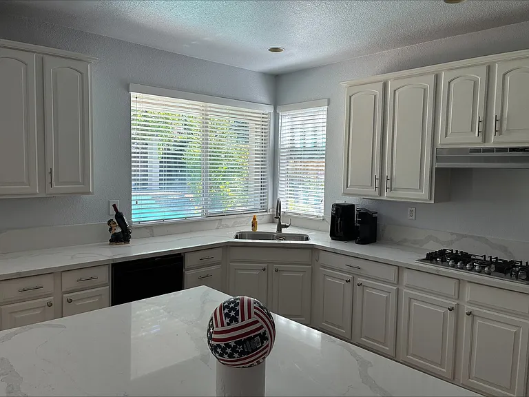 Buckminster Dr — Photo 2