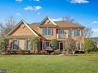 7377 Hunters Oak Ct, Springfield, VA 22150