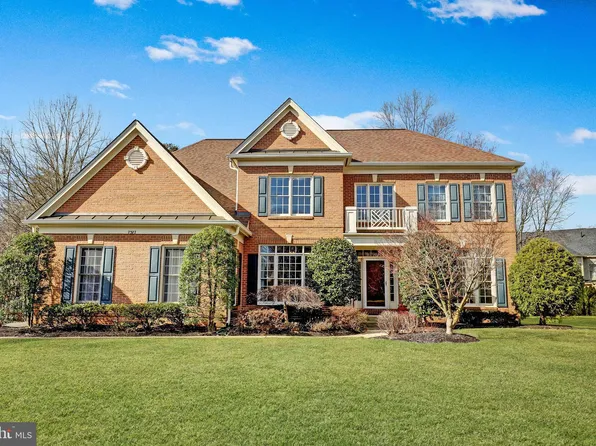 7377 Hunters Oak Ct, Springfield, VA 22150