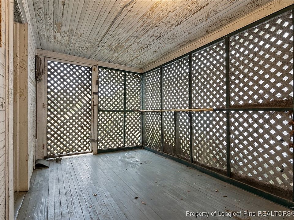 13th image of 205 N Vance St