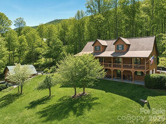 3rd image of 89-41 46 Stump Ln