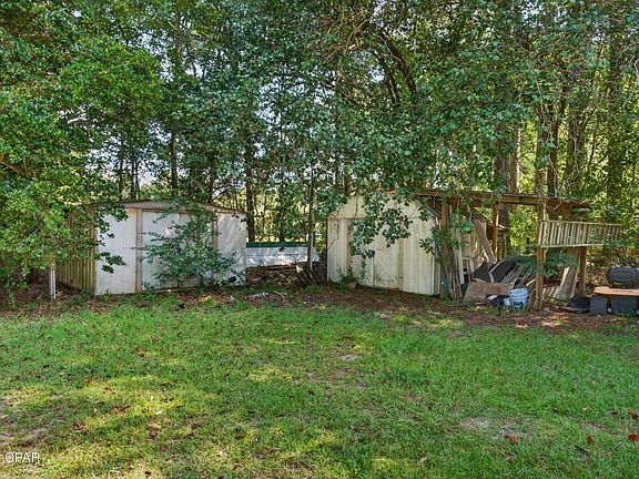 3rd image of 955 Pocket Ln