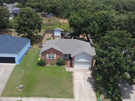 3rd image of 72 Cinnamon Dr