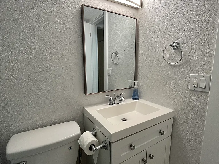 299 E Central Blvd #3 — Photo 16