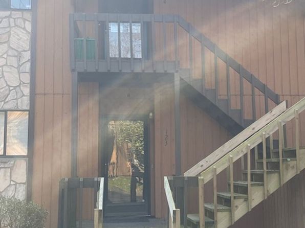 123 Cloister Oaks Cir