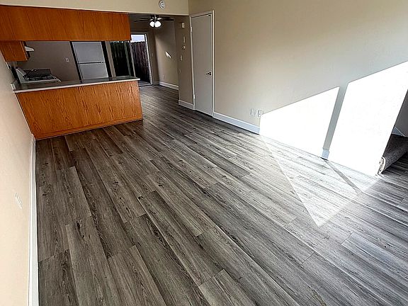 3rd image of 610 Silverwood Ave