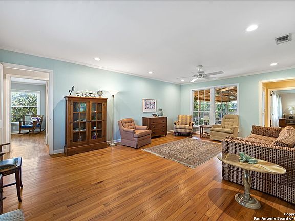 4th image of 326 Brees Blvd