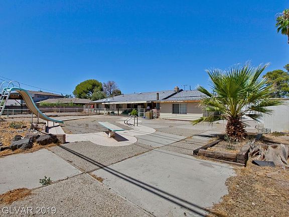 3rd image of 1627 Gabriel Dr