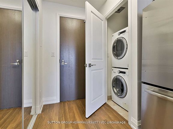 5th image of 7171 Yonge St Unit 405