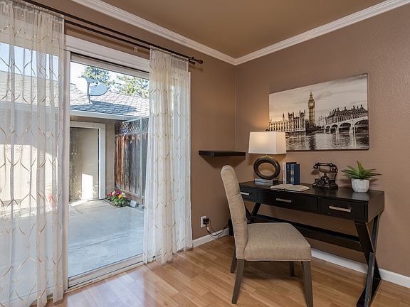 4th image of 1620 Seacreek Way