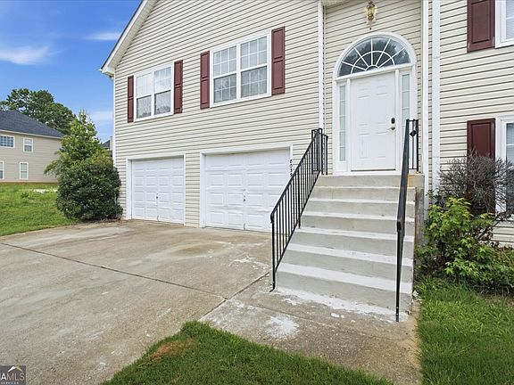 3rd image of 8039 Mustang Ln