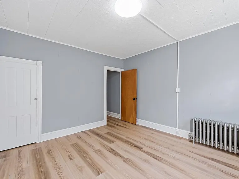 1228 E Centre St — Photo 9