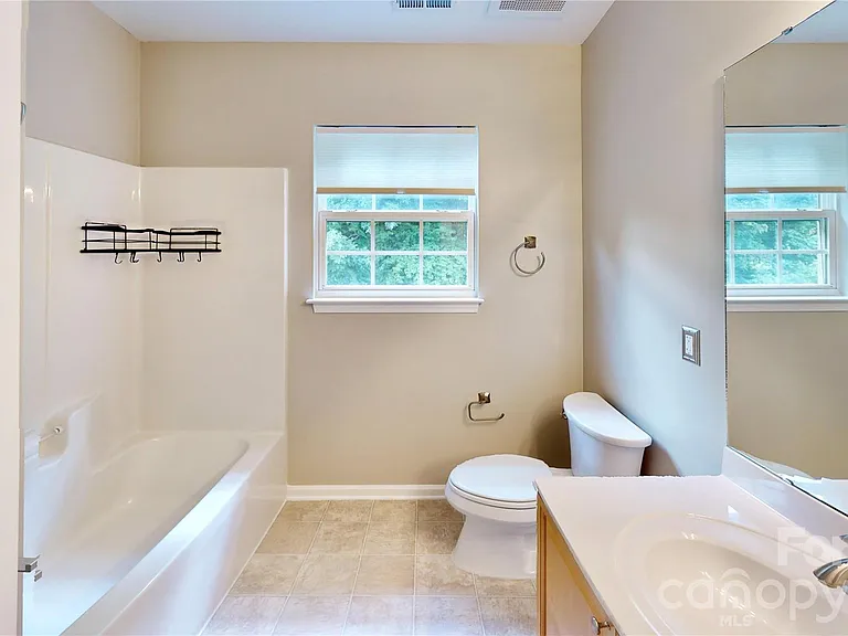 107 Stonemason Ct — Photo 34