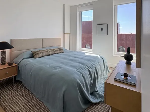 420 Carroll Street image 3 of 15