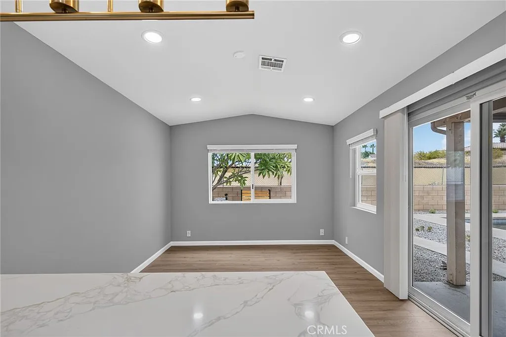 3 bed, 1676 sqft, $3,500 — Photo 4