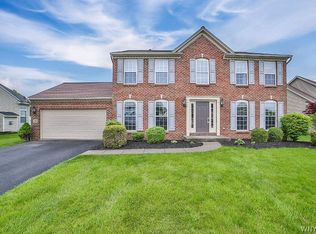 240 Oakridge Rd, Grand Island, NY 14072