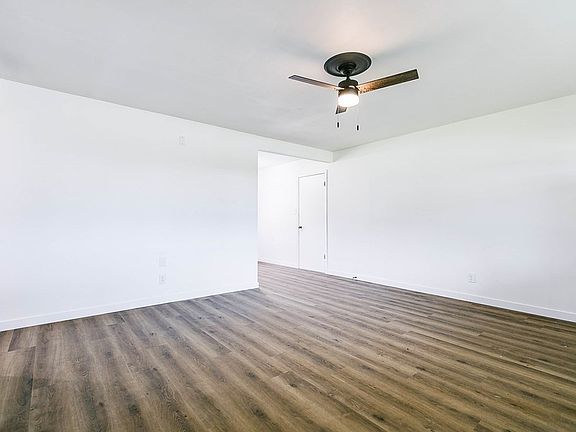 3rd image of 1010 Clearwater St
