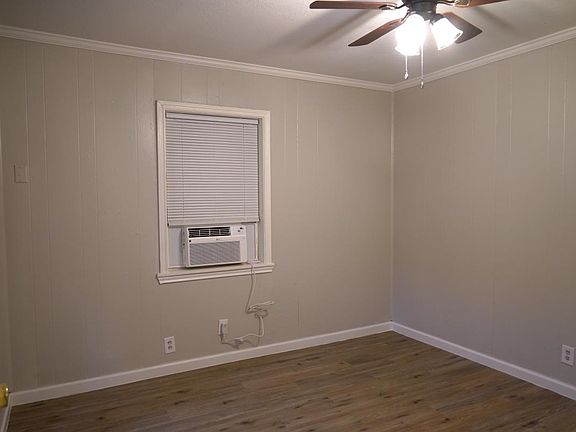 4th image of 2708 Avenue V