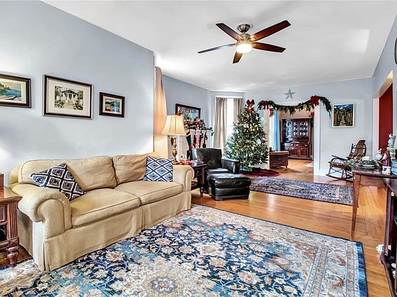 4th image of 480 Ashland Ave