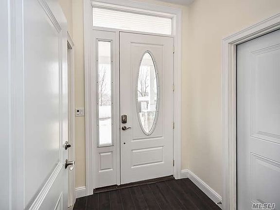 2nd image of 15 Summit Pl APT 2