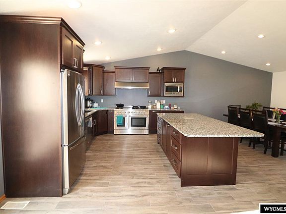 5th image of 516 Coldwater Creek Dr