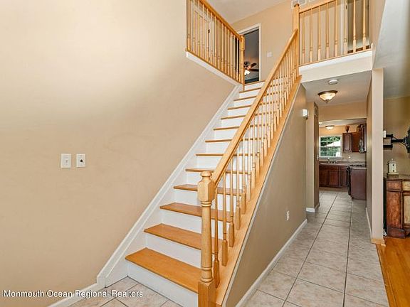 3rd image of 192 Wilson Ave