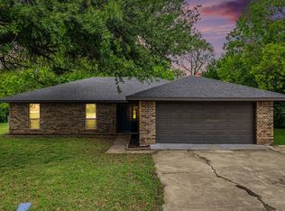 100 Pecan Cir, Trenton, TX 75490