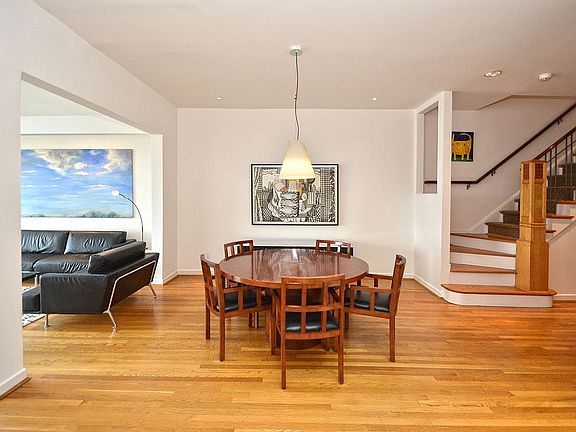 3rd image of 1116 Carney St