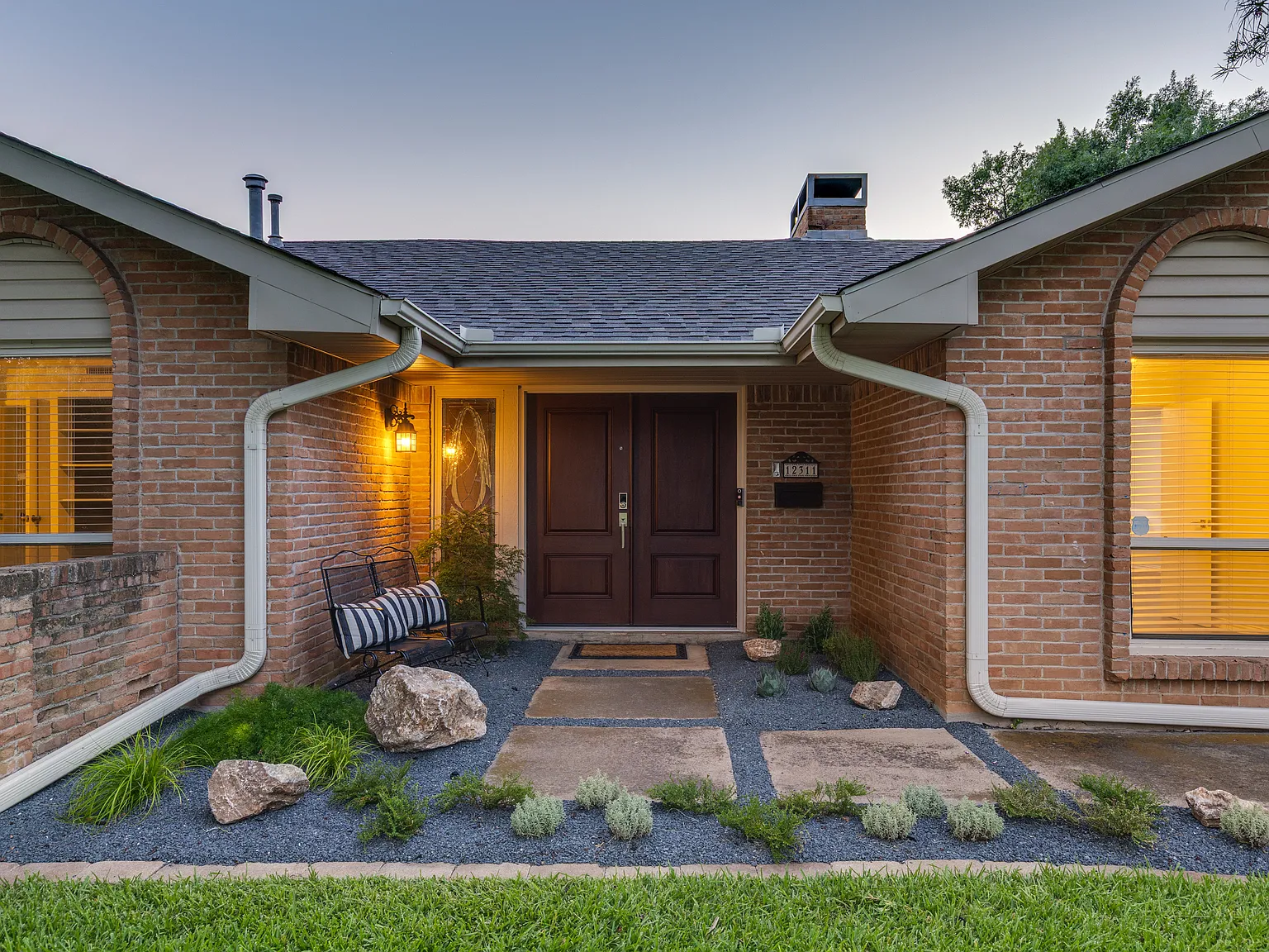 4 bed, 2204 sqft, $3,890 — Photo 1