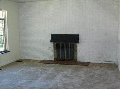 3rd image of 110 W Melford Ave