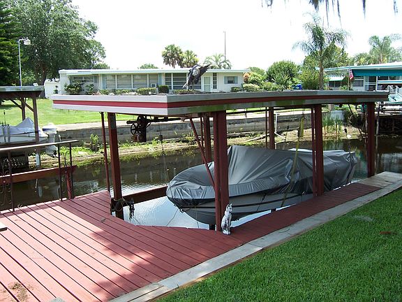 Covered Boatlift